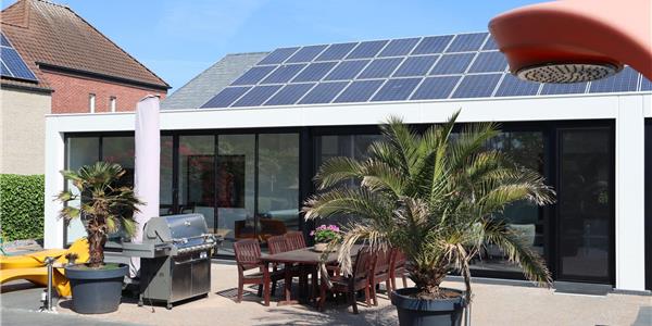 Zonnepanelen Zonnepanelen op veranda, CELL carports met zonnepanelen